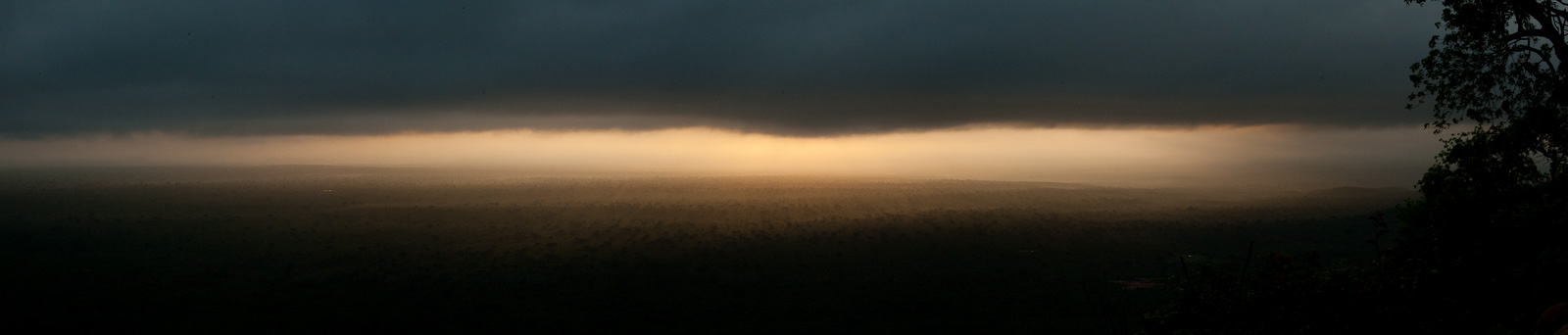 Tsavo West Nationalpark [62 mm, 1/1000 Sek. bei f / 14, ISO 2500]