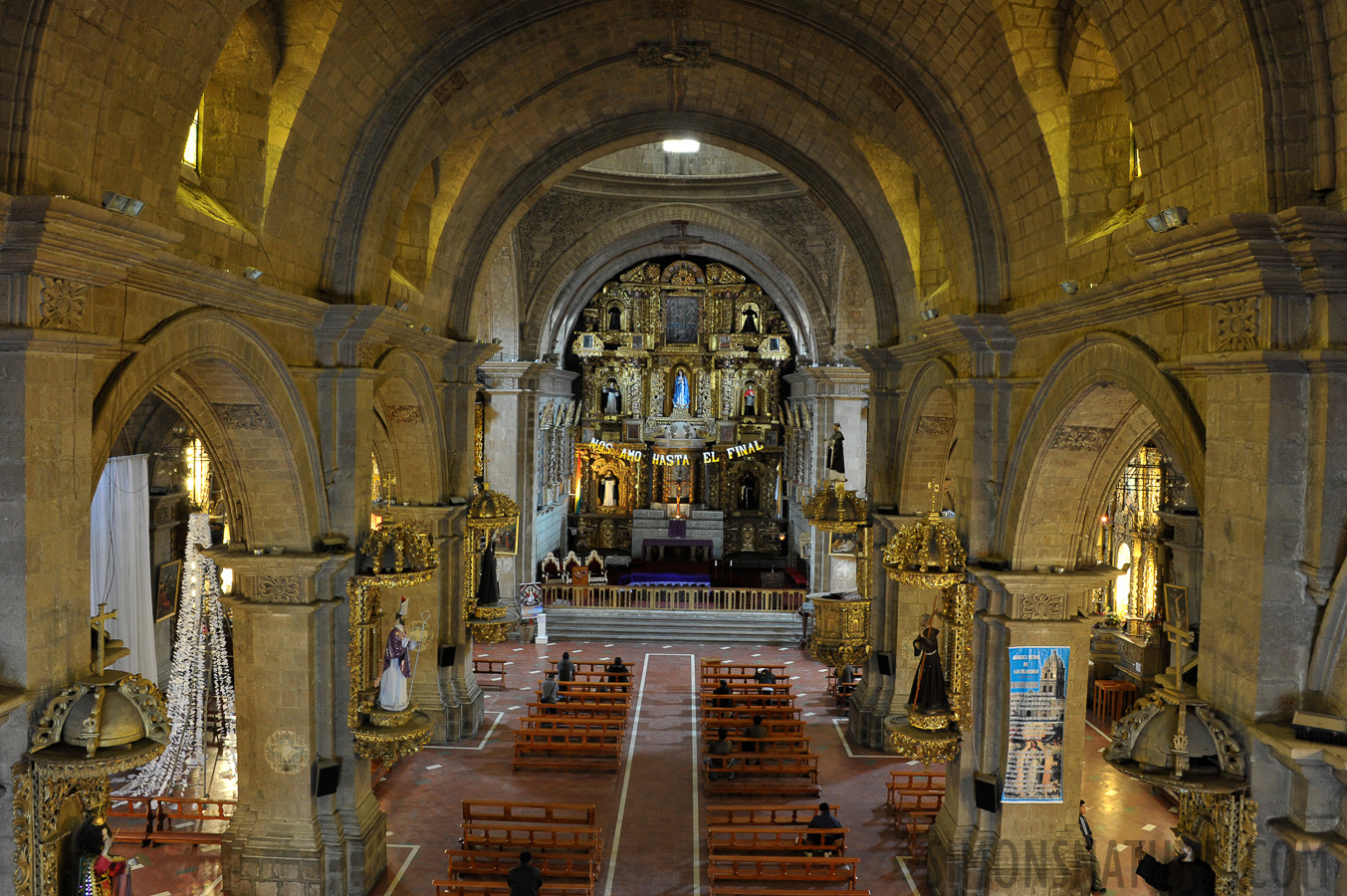 La Paz [28 mm, 1.3 sec at f / 9.0, ISO 1600]