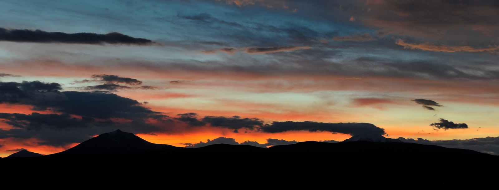 Sunset [105 mm, 1/40 sec at f / 8.0, ISO 1600]