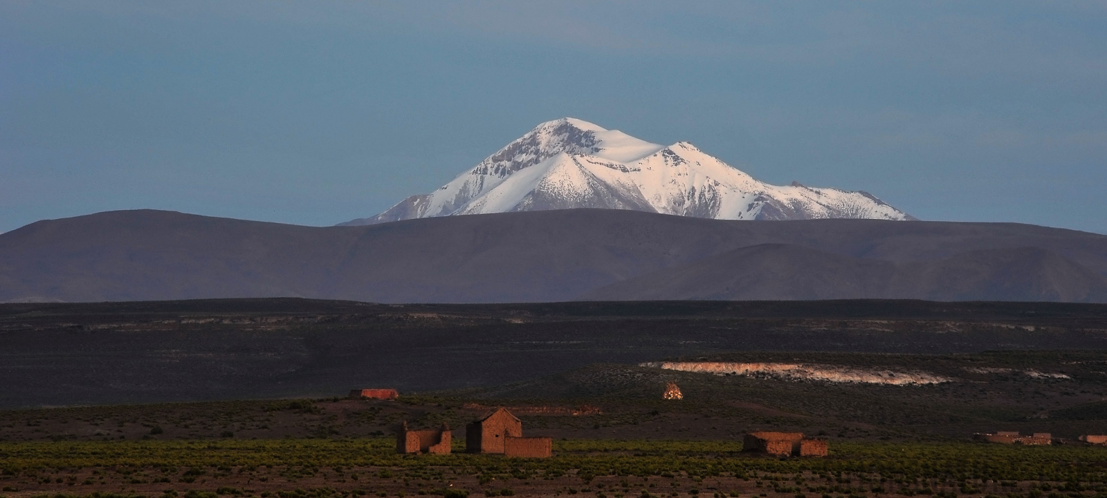 The Bolivian Andes early in the morning [250 mm, 13.0 sec at f / 22, ISO 200]