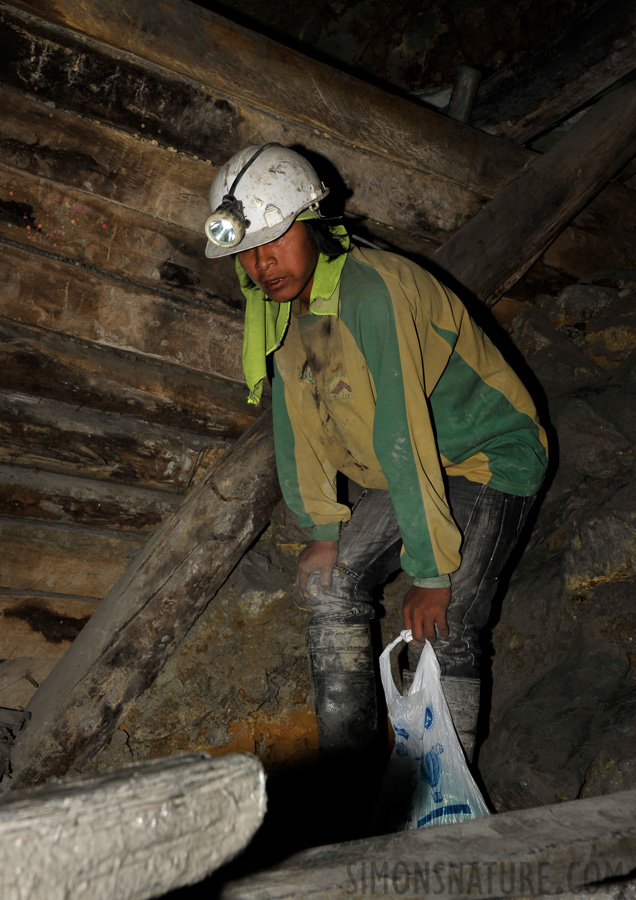Harte Arbeit in den Minen [48 mm, 1/60 Sek. bei f / 10, ISO 400]