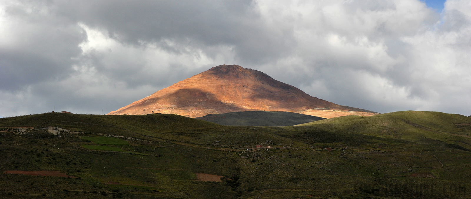Blick zurück auf den Cerro Rico [92 mm, 1/1250 Sek. bei f / 11, ISO 1600]