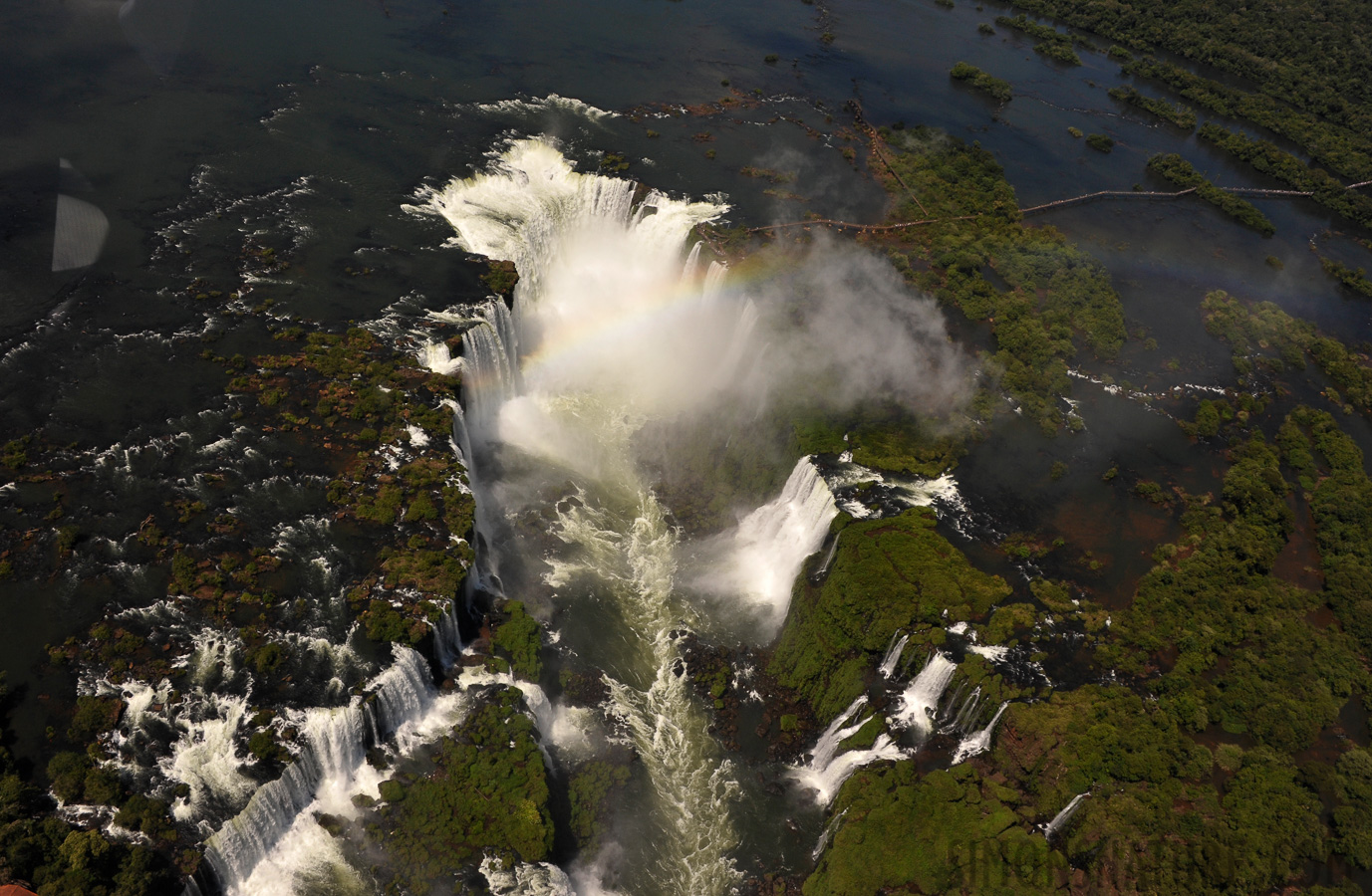 Cataratas del Iguazu [28 mm, 1/800 sec at f / 13, ISO 800]