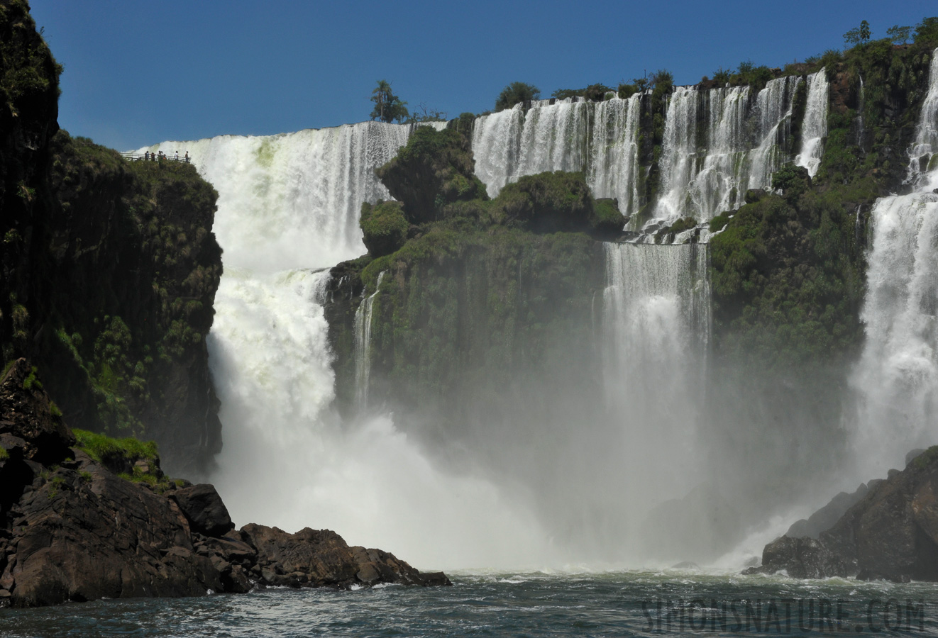 Cataratas del Iguazu [72 mm, 1/800 sec at f / 16, ISO 800]