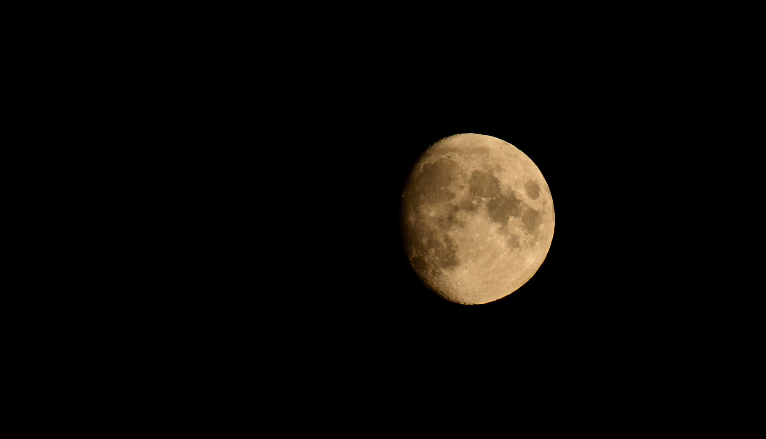 [400 mm, 1/100 sec at f / 10, ISO 400]