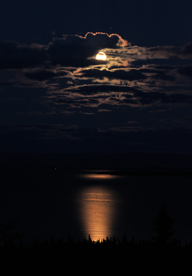 North West River [125 mm, 0.4 sec at f / 7.1, ISO 1600]