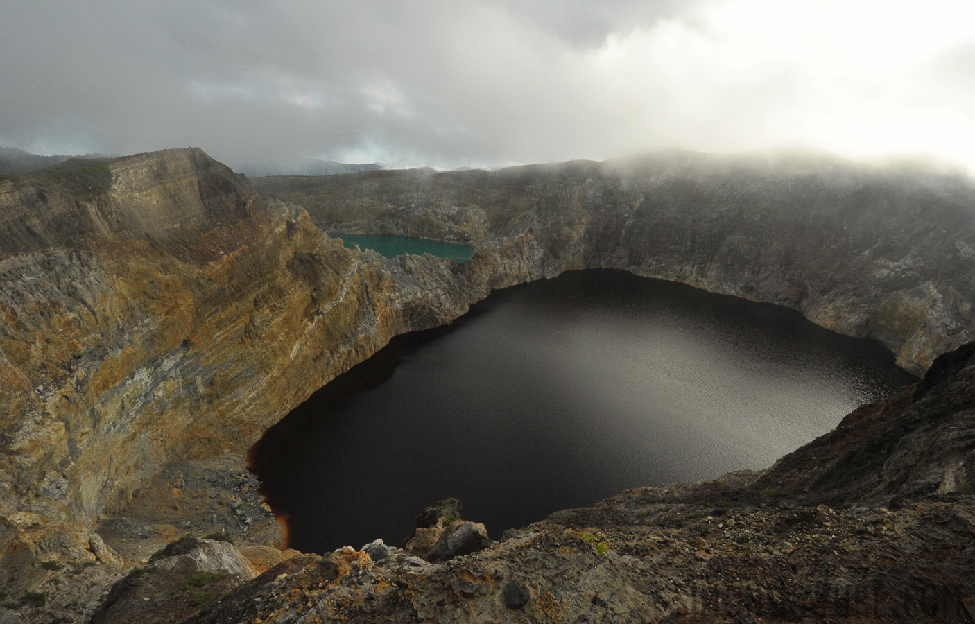 Kelimutu National Park [14 mm, 1/500 sec at f / 22, ISO 1600]