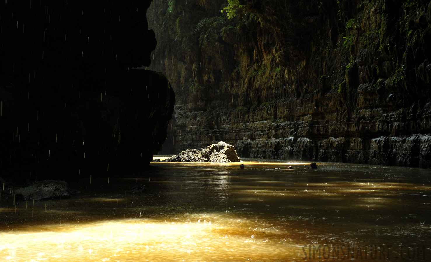 Pangandaran [62 mm, 1/160 Sek. bei f / 8.0, ISO 1600]