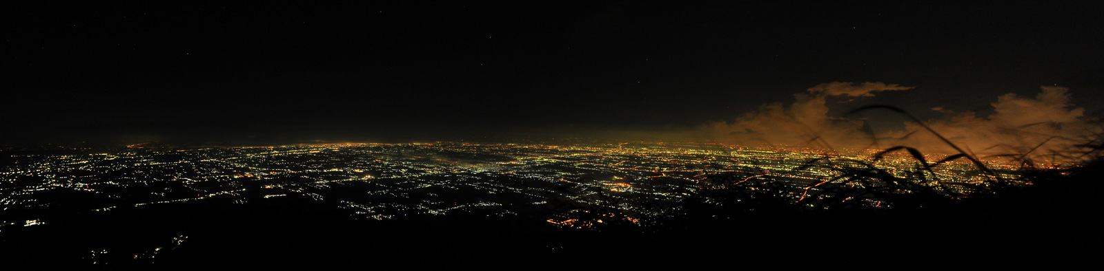 [28 mm, 6.0 Sek. bei f / 8.0, ISO 1600]