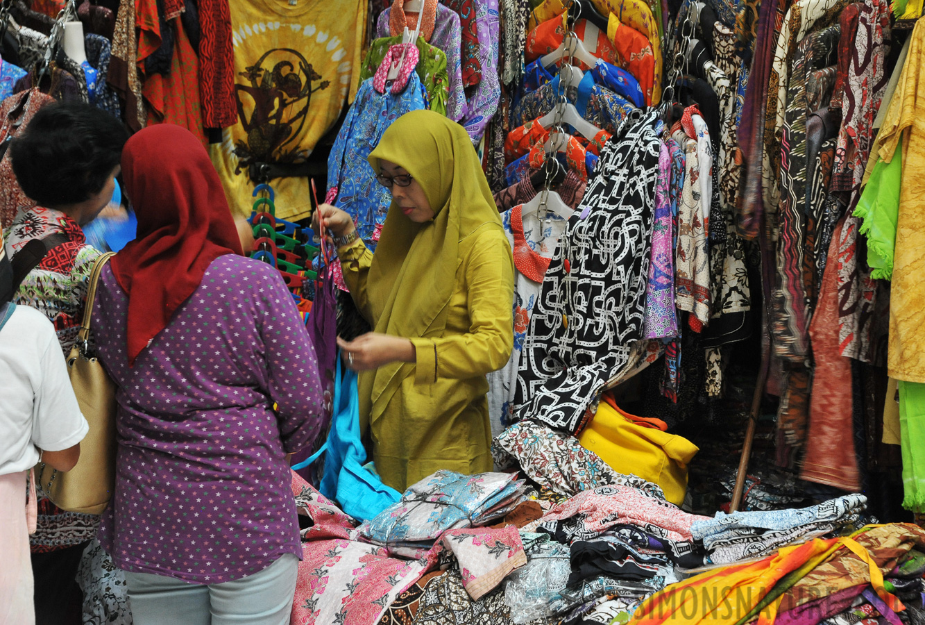 Yogyakarta [116 mm, 1/30 Sek. bei f / 8.0, ISO 2500]