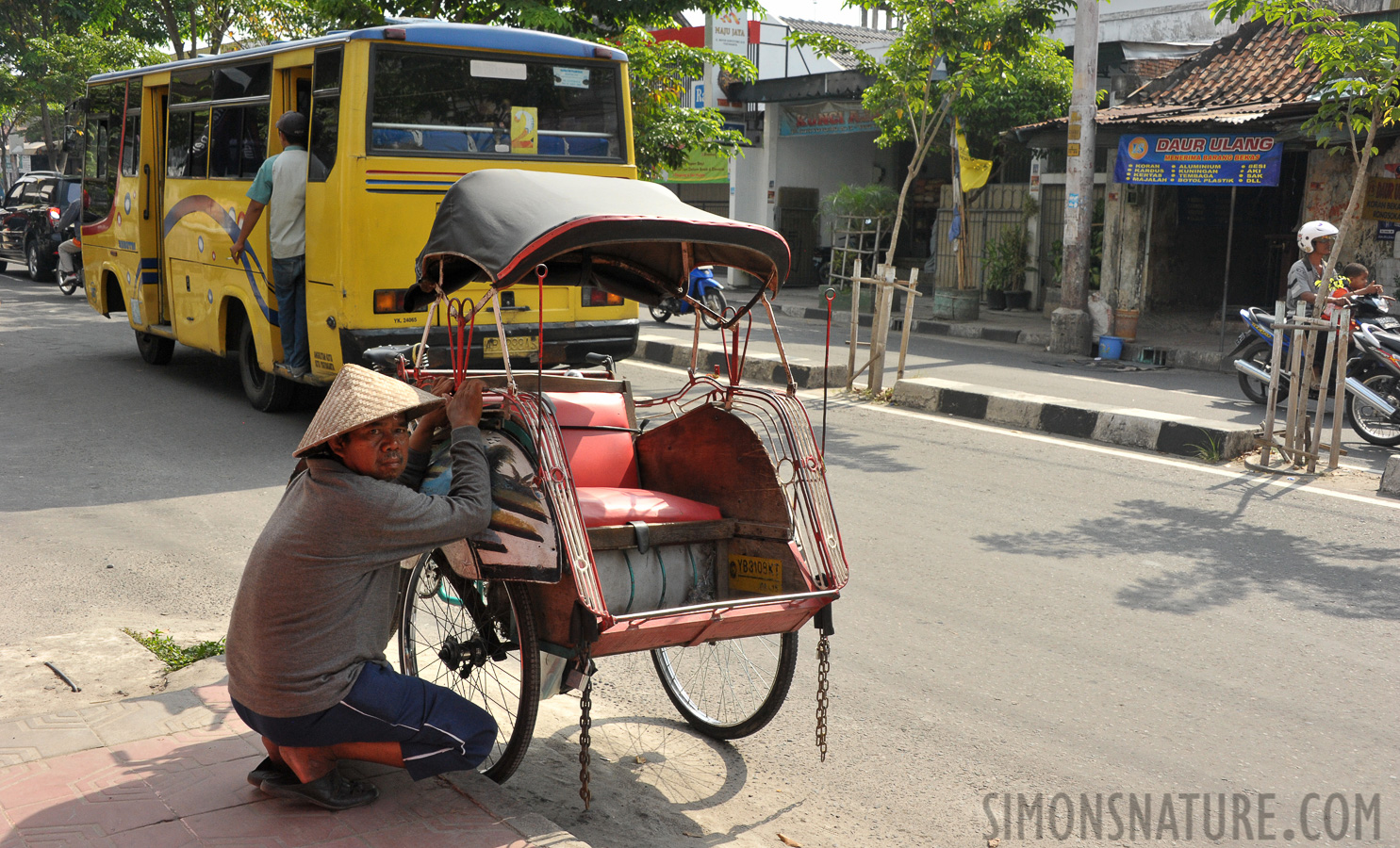 Yogyakarta [38 mm, 1/1000 Sek. bei f / 9.0, ISO 1600]