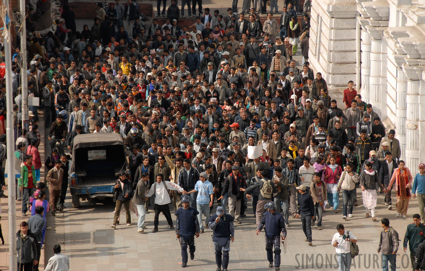 Kathmandu [150 mm, 1/320 sec at f / 9.0, ISO 200]