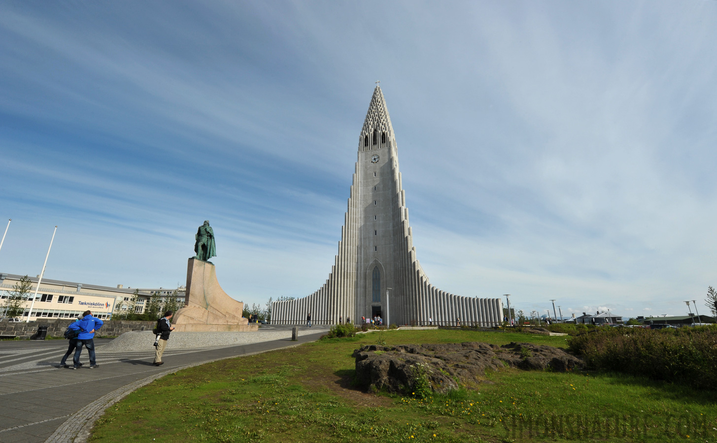 The Church of Hallgrimur [14 mm, 1/200 sec at f / 22, ISO 400]