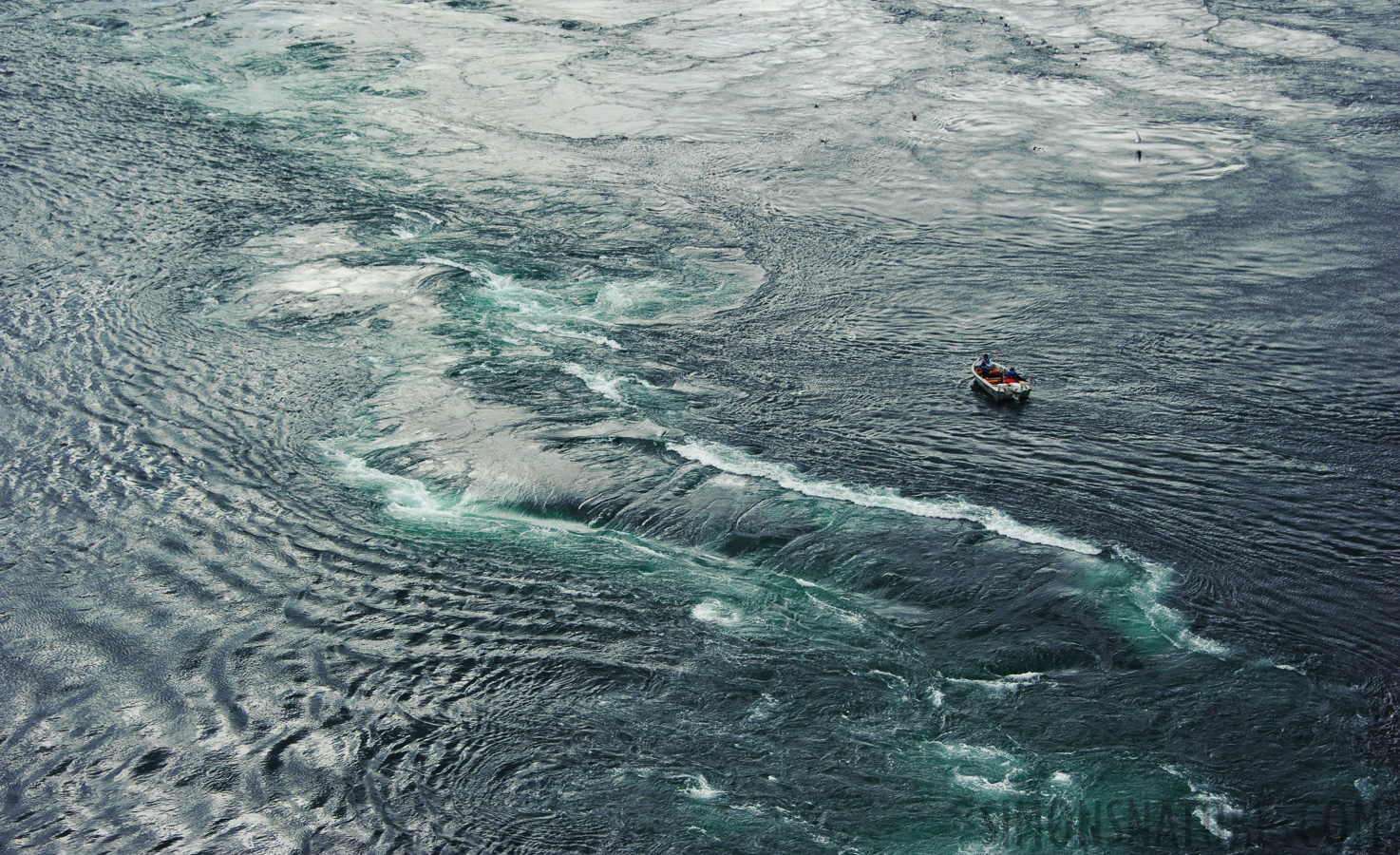 Strongest tidal currents in the world [85 mm, 1/800 sec at f / 8.0, ISO 400]