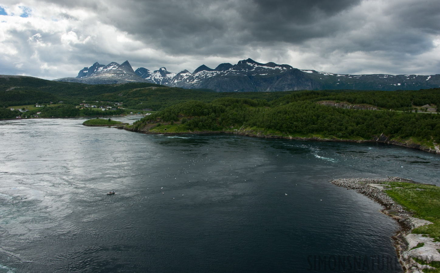 Strongest tidal currents in the world [28 mm, 1/100 sec at f / 22, ISO 400]